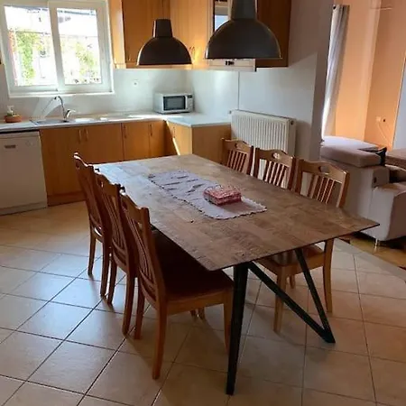 Stelios House Apartman *